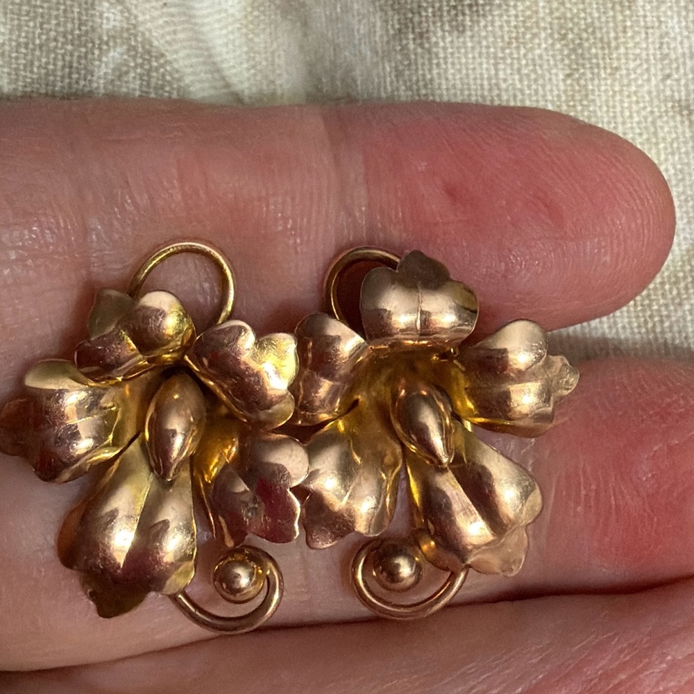Beautiful Vintage 14K Gold Earrings